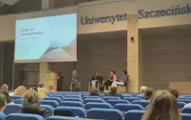 Eksperci prowadzący dyskusje panelową dotyczącą Drogi do samodzielności. 